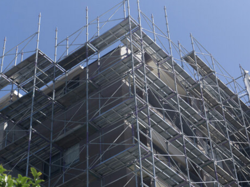 老朽施設の長寿命化は本当に安上がりなのか？